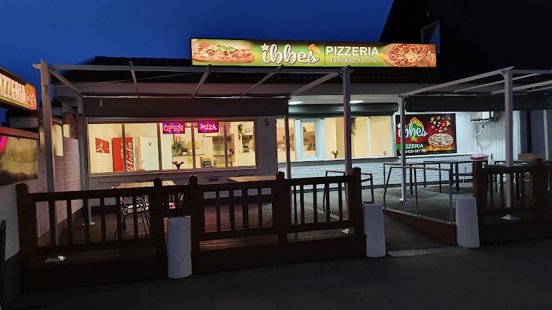 Ibbes Pizzeria i Laholm kvällstid